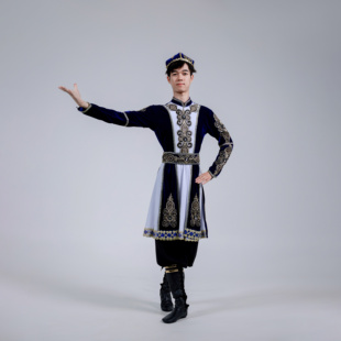 新疆维族成人男舞蹈服民族风表演艺考服饰男排练舞台剧目演出套装
