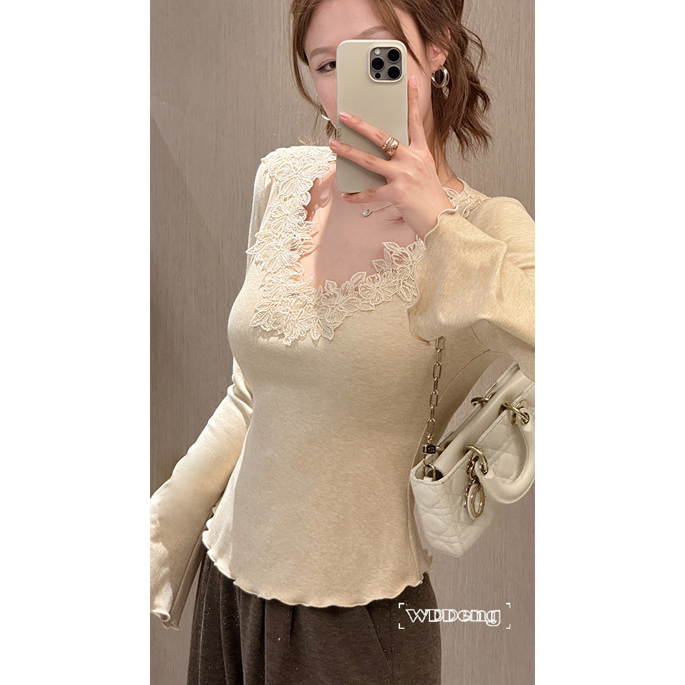 王等等 花野迷踪 2025秋冬原创蕾丝边高克重显瘦针织衫U225Y18122