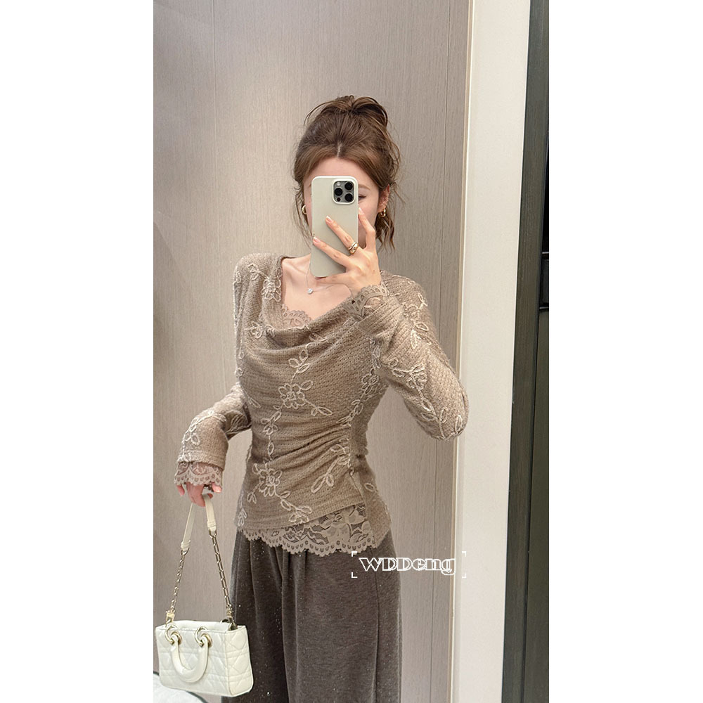 王等等 心动攻略 2025秋冬原创蕾丝绣花荡领收腰针织衫U225D18735