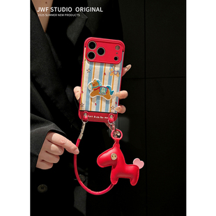 2026新年红小马17适用苹果17pro发财刺绣斜挎手机壳iPhone1617ProMax秋冬皮质14发财16Promax女15pro保护套13