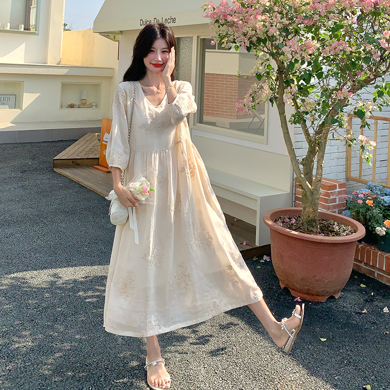 仙女裙宽松高级感V领长裙2025夏季新款小个子时尚刺绣苎麻连衣裙，女装连衣裙，浙宝213A