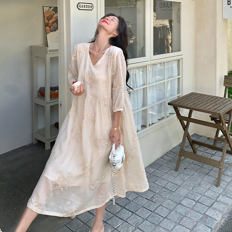 仙女裙宽松高级感V领长裙2025夏季新款小个子时尚刺绣苎麻连衣裙,女装连衣裙,浙宝213A
