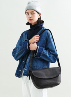 日本购直邮 genten单肩斜挎饺子包 羊皮 34*27*10cm 44110