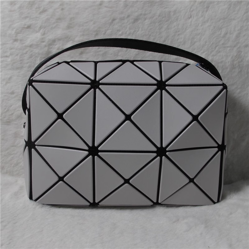 日本Issey Miyake三宅一生小方盒丘比特 单肩斜挎包 现货