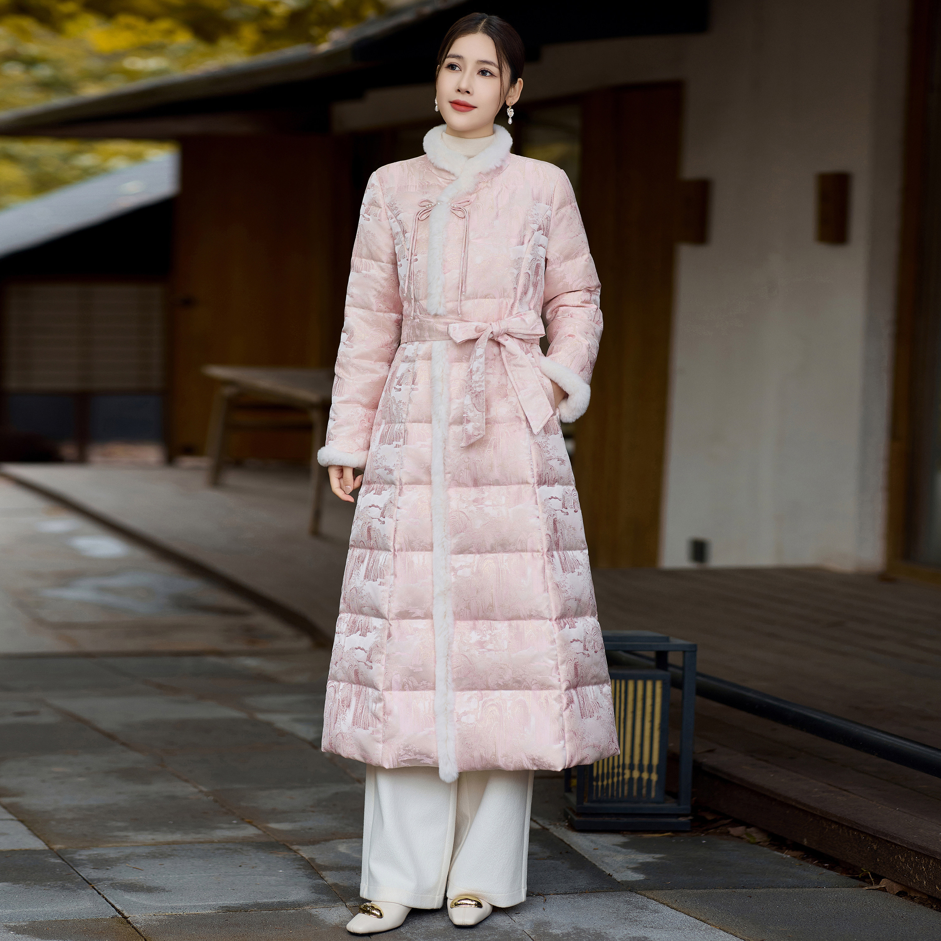 森莲新中式保暖盘扣羽绒服加厚女