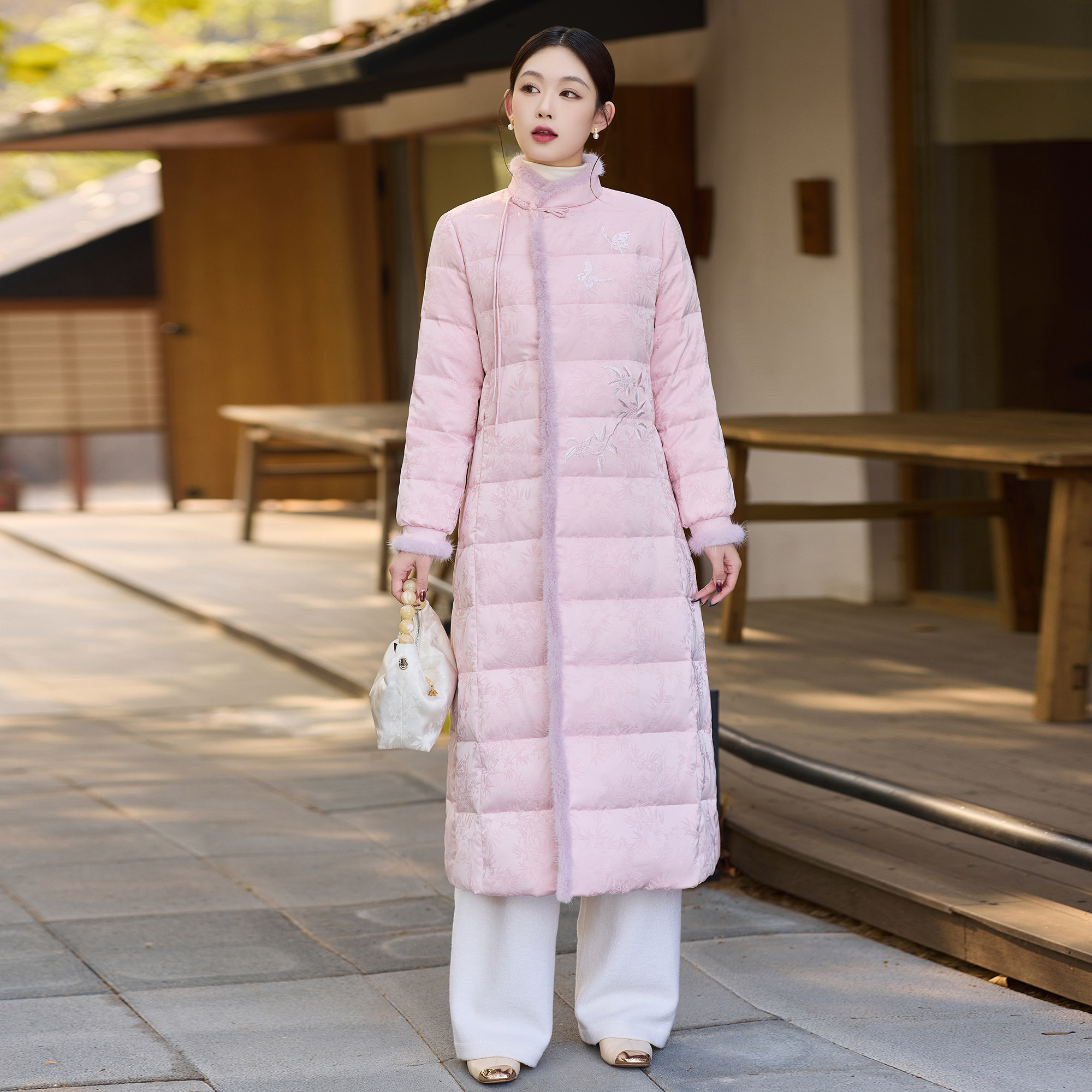 新中式2025国风轻薄羽绒服女冬季白鸭绒加厚保暖盘扣女装长款外套,女装/女士精品,羽绒服,淘宝优惠券,粉丝福利购,淘宝优惠卷