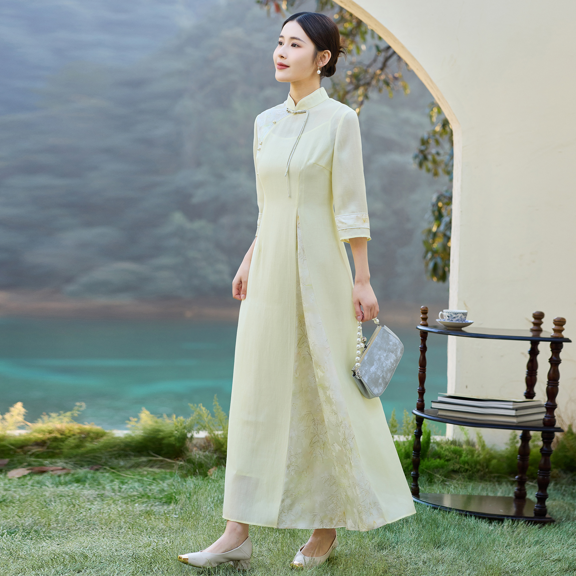 旗袍2025新款复古日常可穿素雅女装中国风长款高端奥黛提花连衣裙