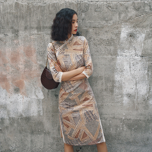 鹿皮绒显瘦优雅复古文艺演出日常旗袍 款 旗袍改良版 连衣裙2020春季