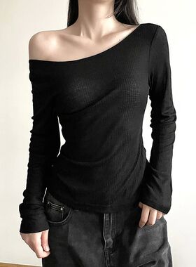 一字肩露背修身长袖T恤One shoulder backless longsleeved shirt