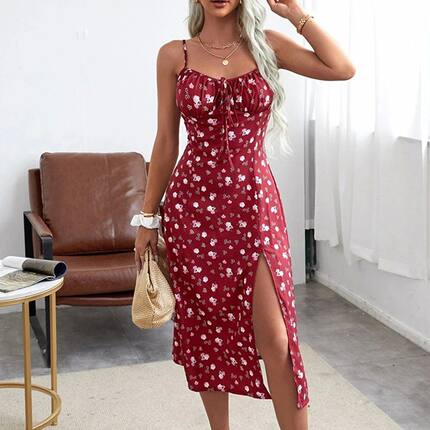 碎花吊带连衣裙Floral camisole waist cinching side slit dress