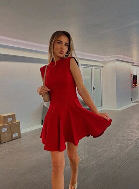 Solid color sleeveless waist cinching dress 纯色收腰连衣裙女