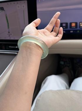 冰种薄荷绿石英岩玉扁条女款手镯