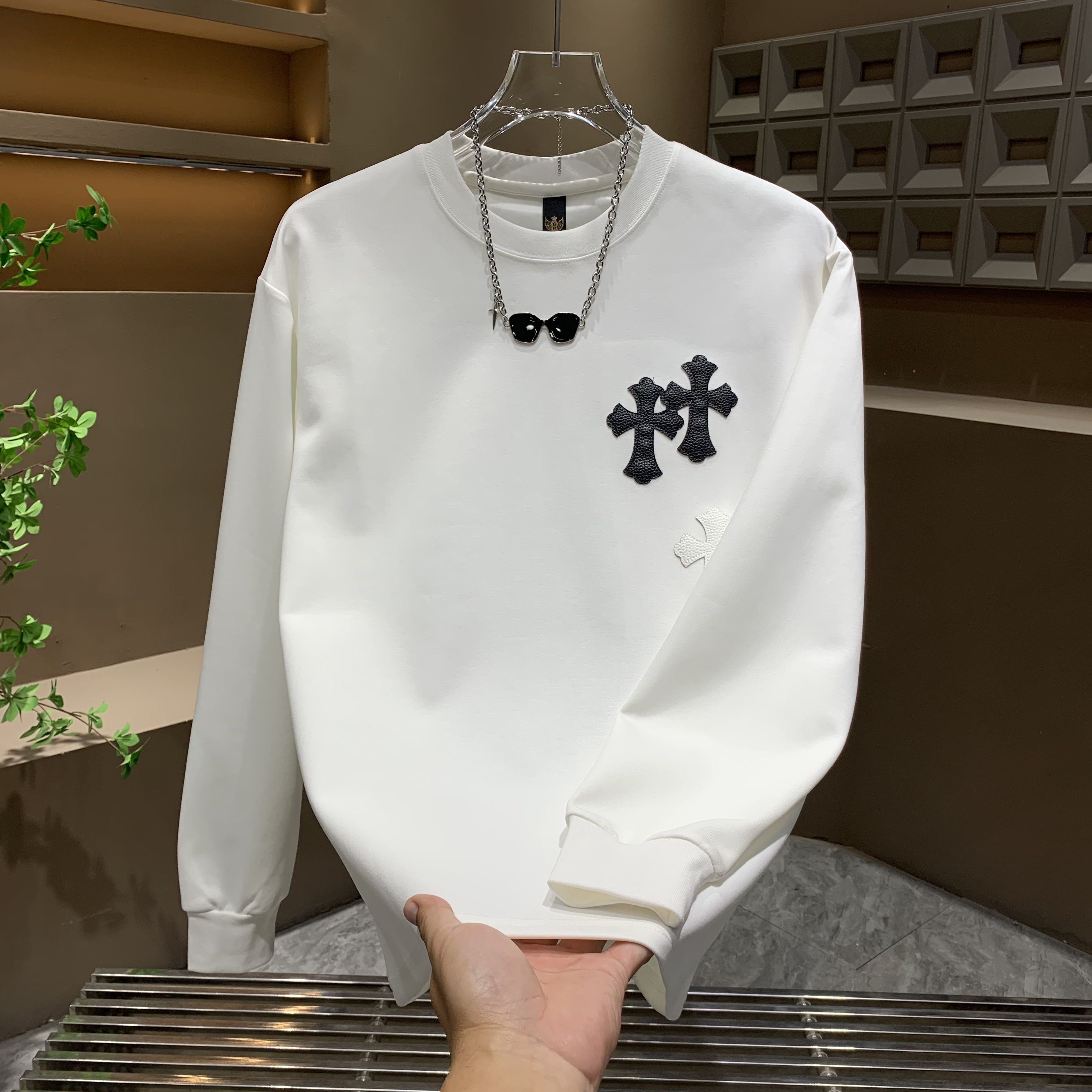 ZPK时尚贴布十字架长袖卫衣