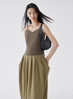 BLANK LABEL极简高级轻薄骨感TR混纺 灵动茧型廓形收腰吊带连衣裙
