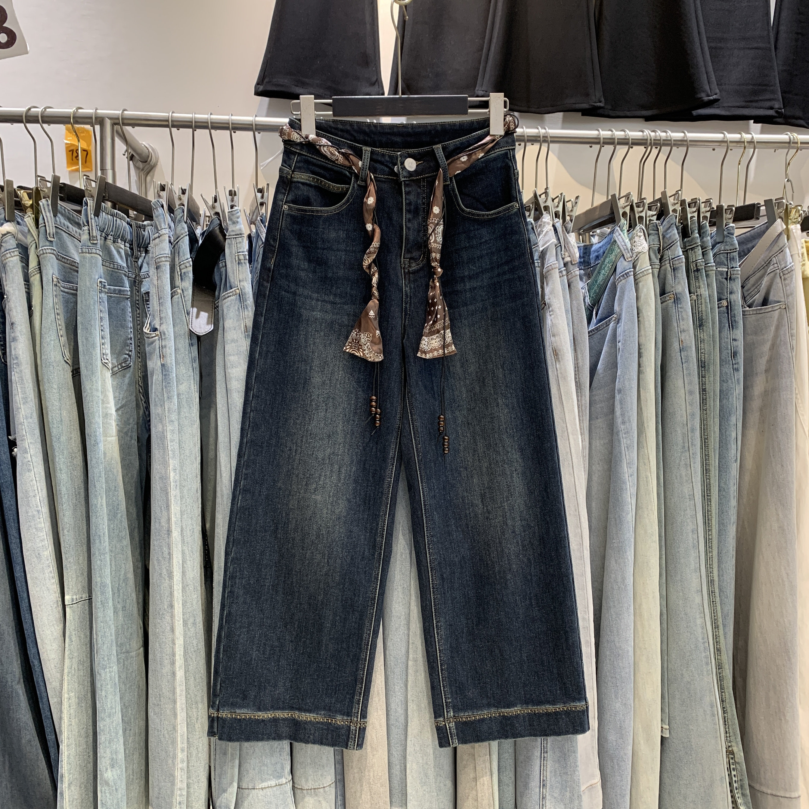 Aiyueniao6189植绒九分窄版阔腿牛仔裤女秋冬显瘦丝巾腰带直筒裤