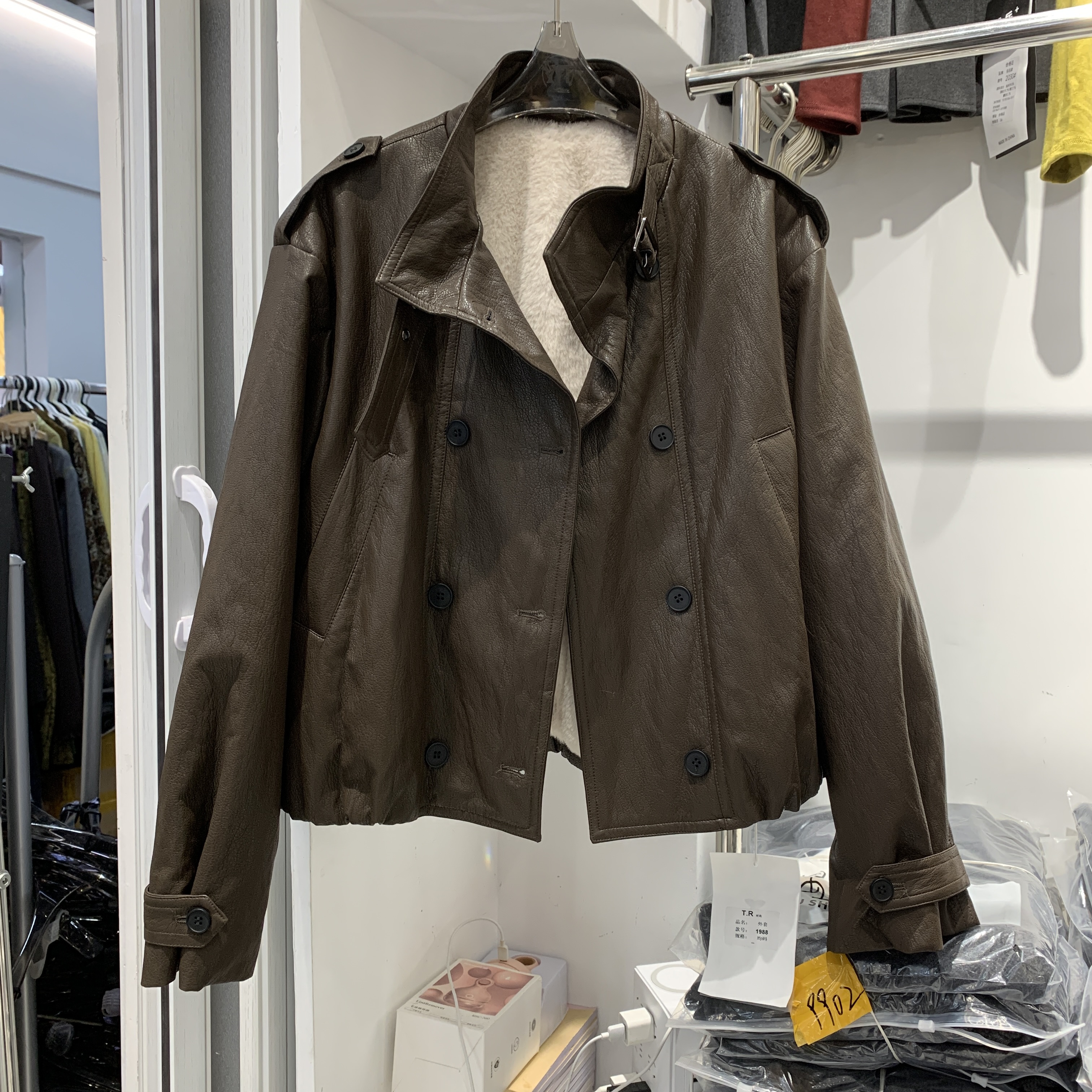 TR时尚1988加绒毛内胆双排扣PU皮衣外套女冬加厚保暖立领机车夹克