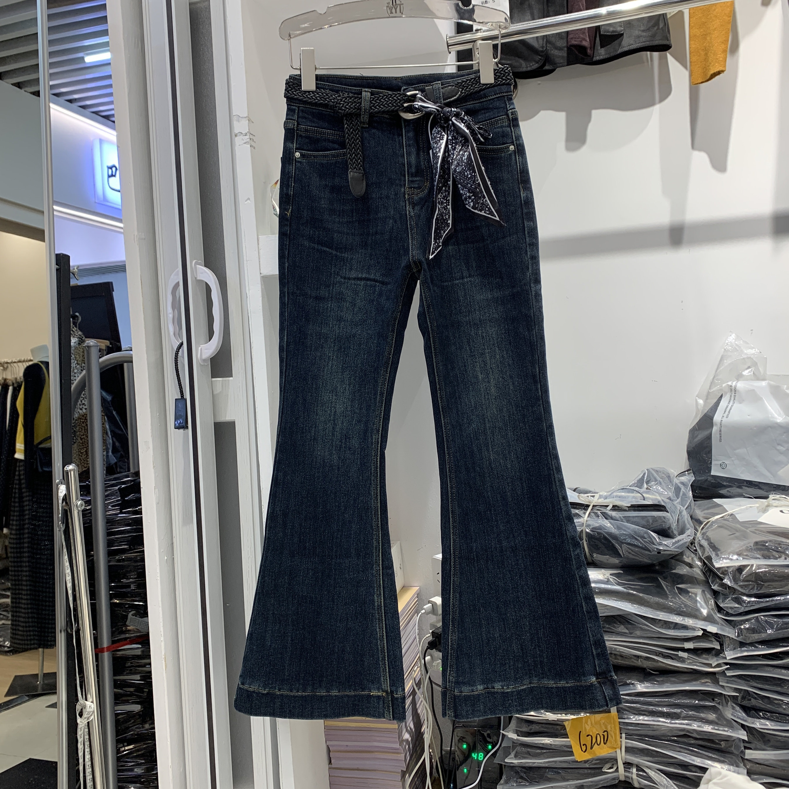 卡迪尔7272早春新高腰显瘦九分微喇牛仔裤女修身显瘦小个子喇叭裤