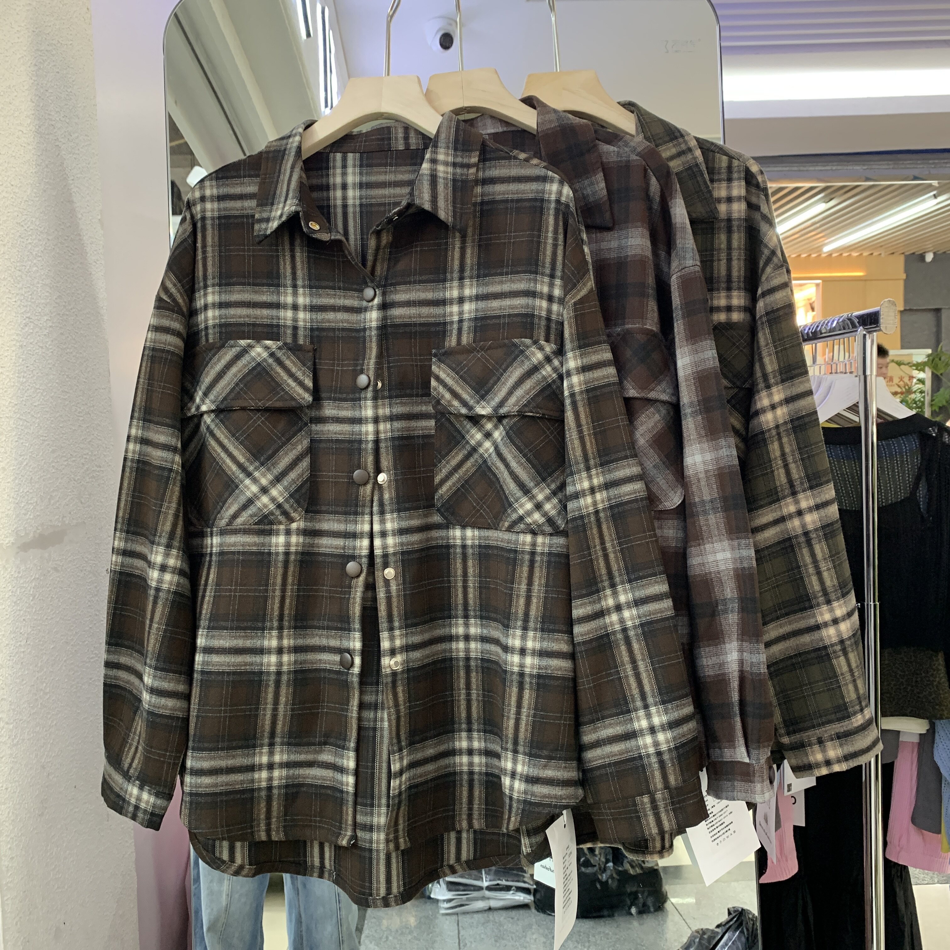 QXS5596复古格衬衫外套女秋季慵懒宽松磨毛衬衣休闲叠穿外搭开衫