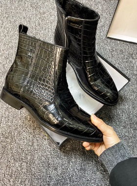 尾单拼接亮面鳄鱼皮切尔西加羊皮毛一体保真稀有皮侧拉链英伦短靴