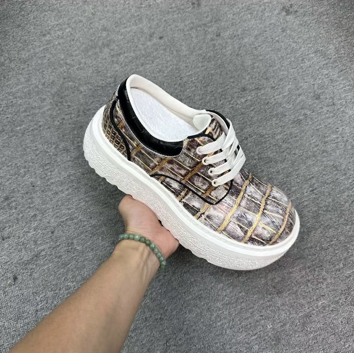 断码尾单手工擦色鳄鱼皮大头德比轻盈厚底版稀有皮休闲运动鞋男