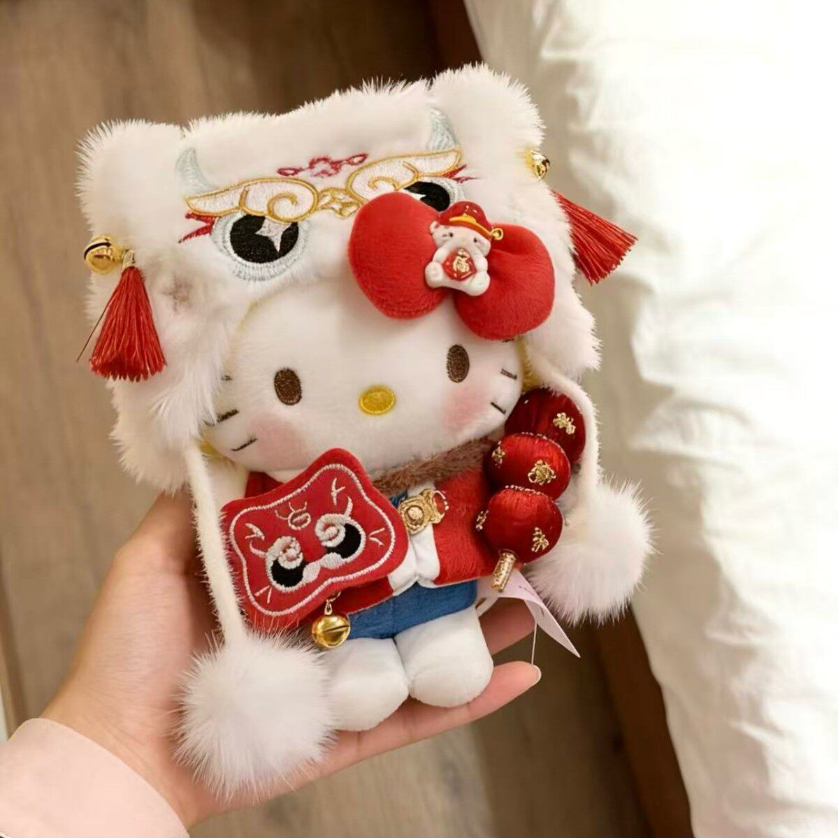 日本正版helloKitty新年