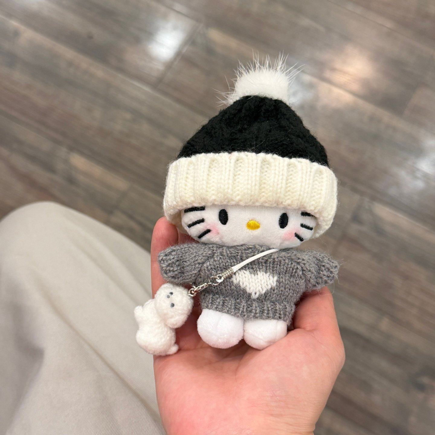 日本正品灰色kitty包包挂