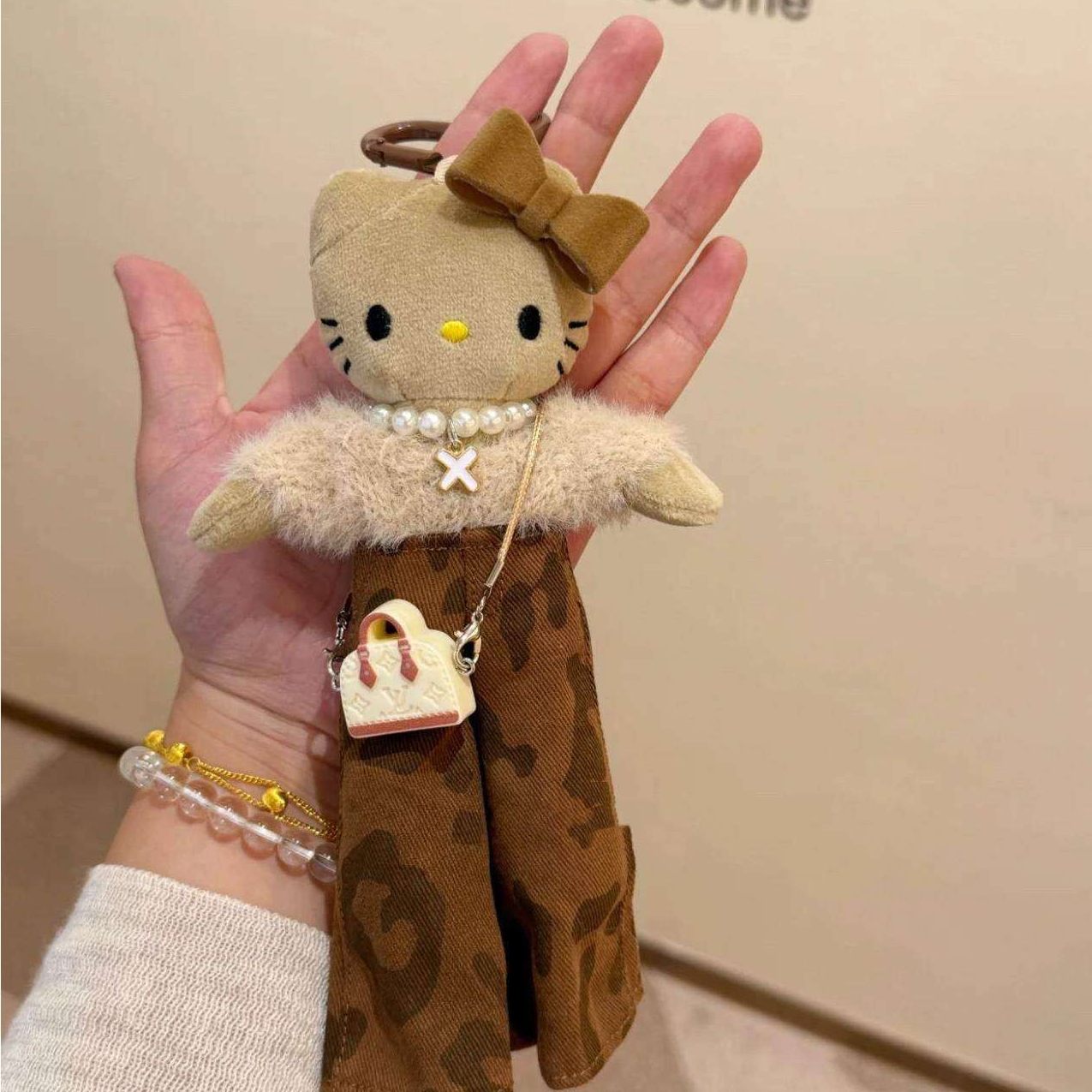 日本正品kitty长腿变装毛