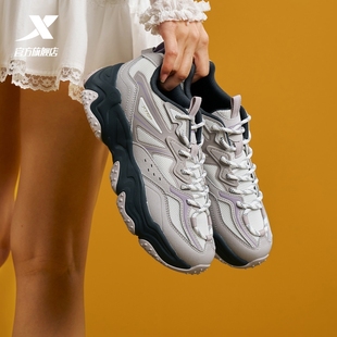 特步火山V2女鞋2025新款冬季初中生运动鞋女款厚底增高休闲老爹鞋