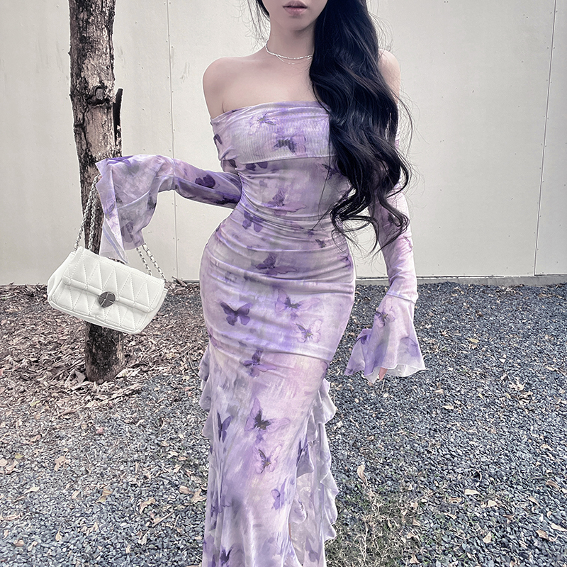 蝴蝶印花一字肩紫色连衣裙