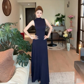 新款 instahot蓝色半高领无袖 连衣裙女2025秋季 轻奢宴会垂感大摆裙