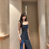 instahot圣诞穿搭高级感闪闪吊带连衣裙生日宴会成人礼开叉长裙女