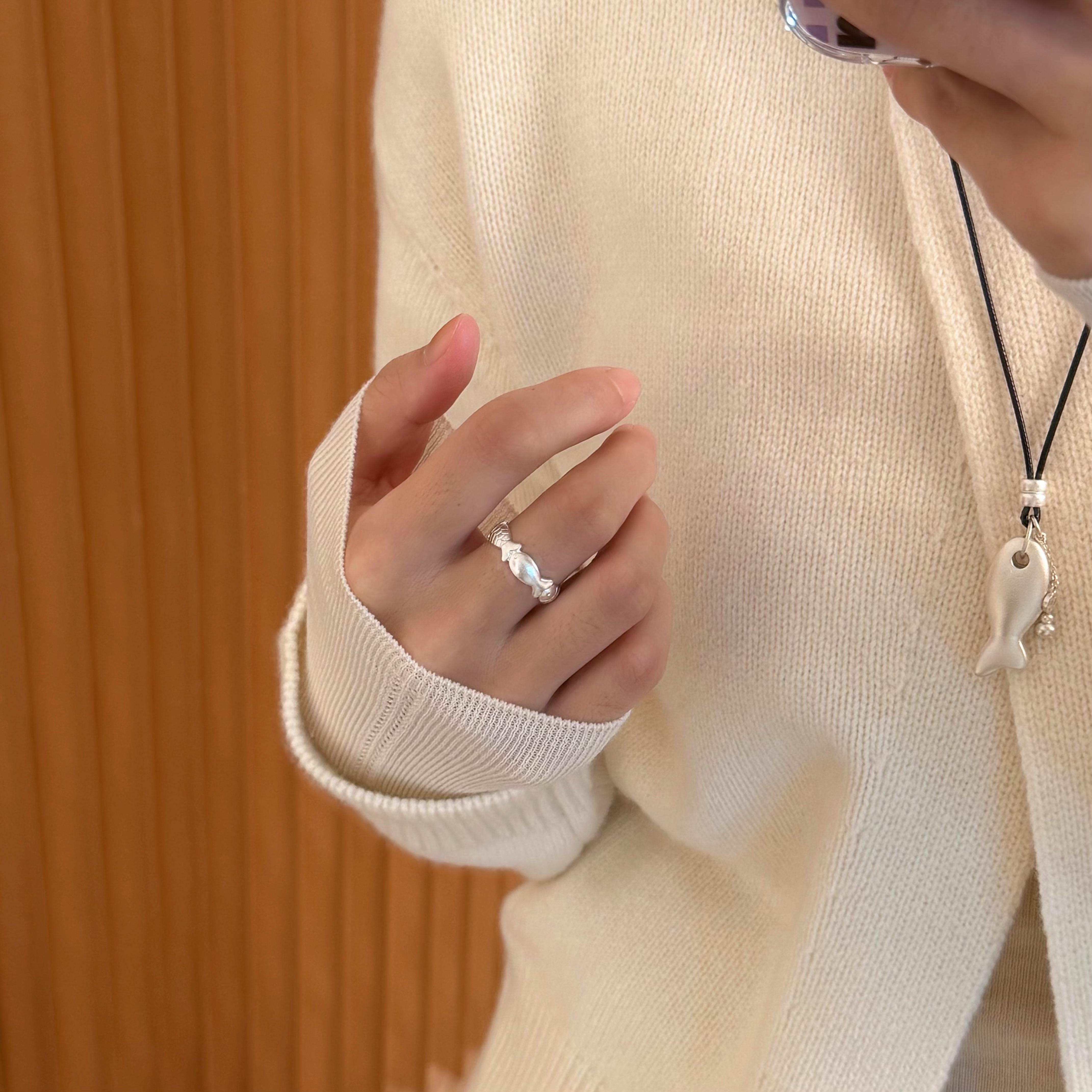 足银戒指 百搭小鱼设计感个性简约戒指