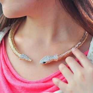复古灵蛇镶钻短款锁骨项链夸张个性化水钻镂空蛇尾相连开口项圈女