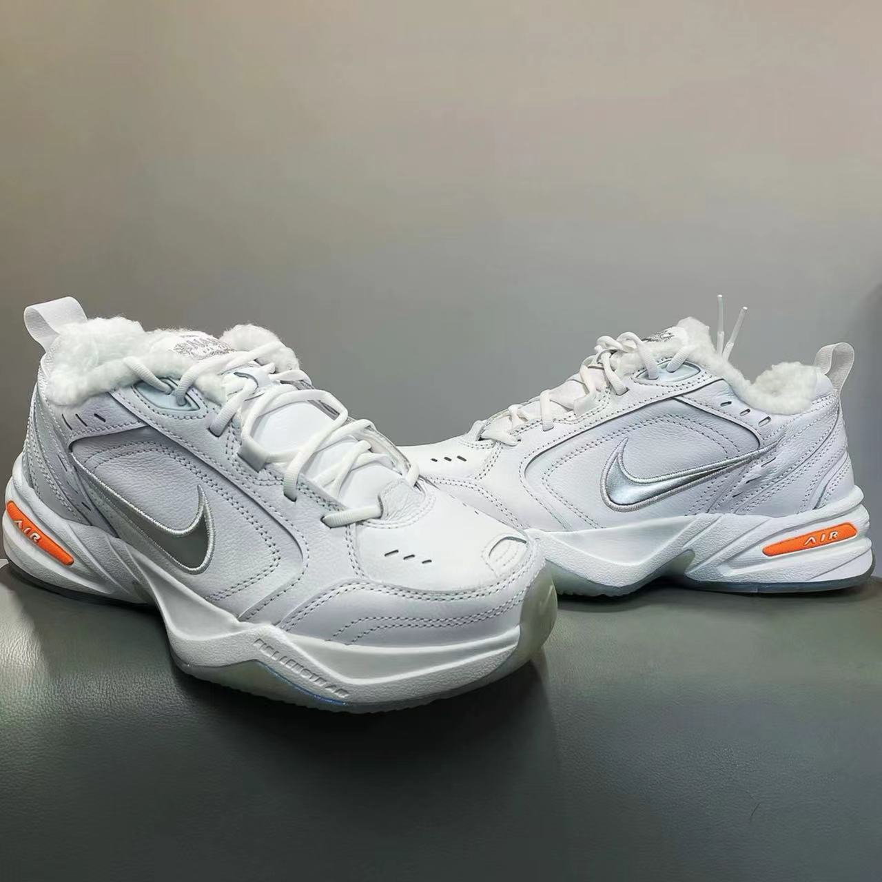 Nike/耐克 Air Monarch 4 Snow Day低帮加绒跑步