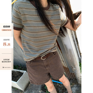 新款 CCKOK 简约咖色条纹正肩短袖 2026夏季 设计休闲舒适T恤女 经典