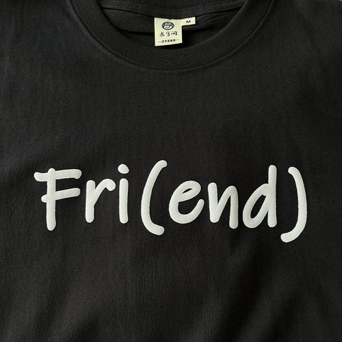 Fri（end）短袖T恤在宇间