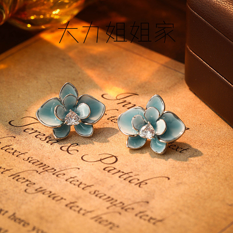新中式青花瓷海蓝色锆石耳钉女2025轻奢小众设计高级气质百搭耳环