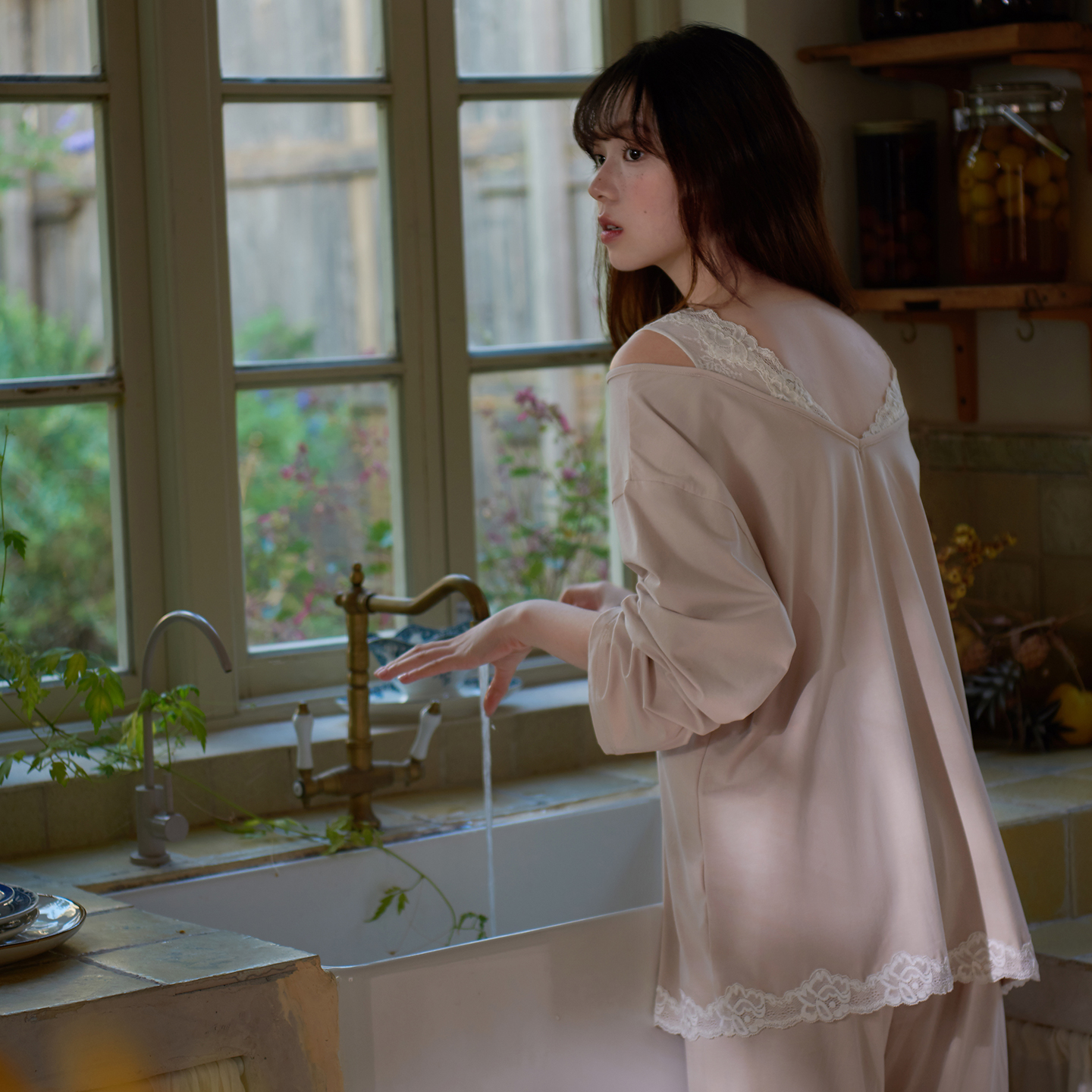 思莉太太绝美漂亮粉色宽松家居服