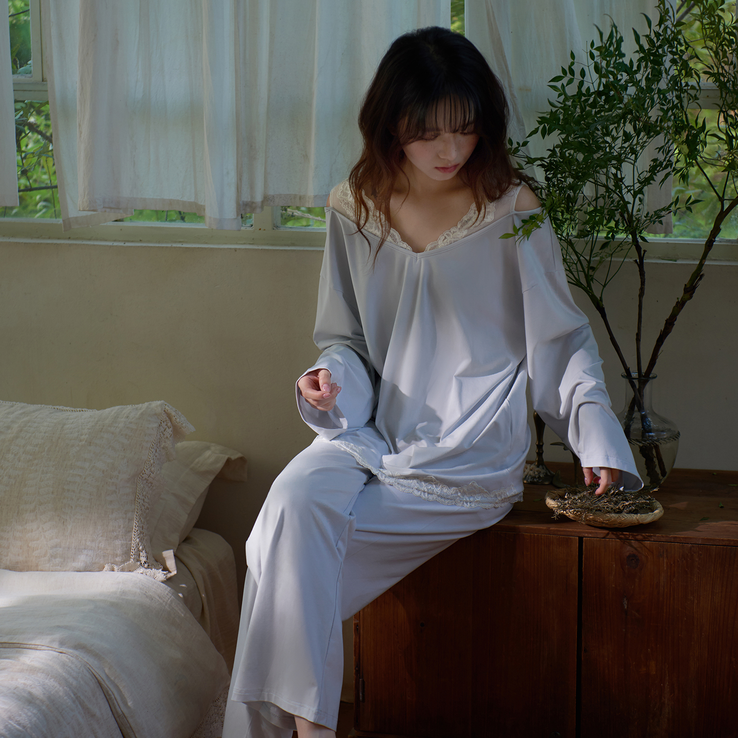 思莉太太绝美蕾丝莫代尔棉睡衣