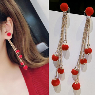 百搭网红女耳饰耳钉新款红色耳环长款绒球流苏耳坠气质无耳洞耳夹