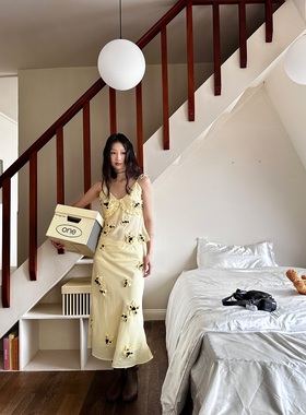 fifth 重工手工钉珠立体花朵露背吊带上衣女夏+包臀半身裙两件套