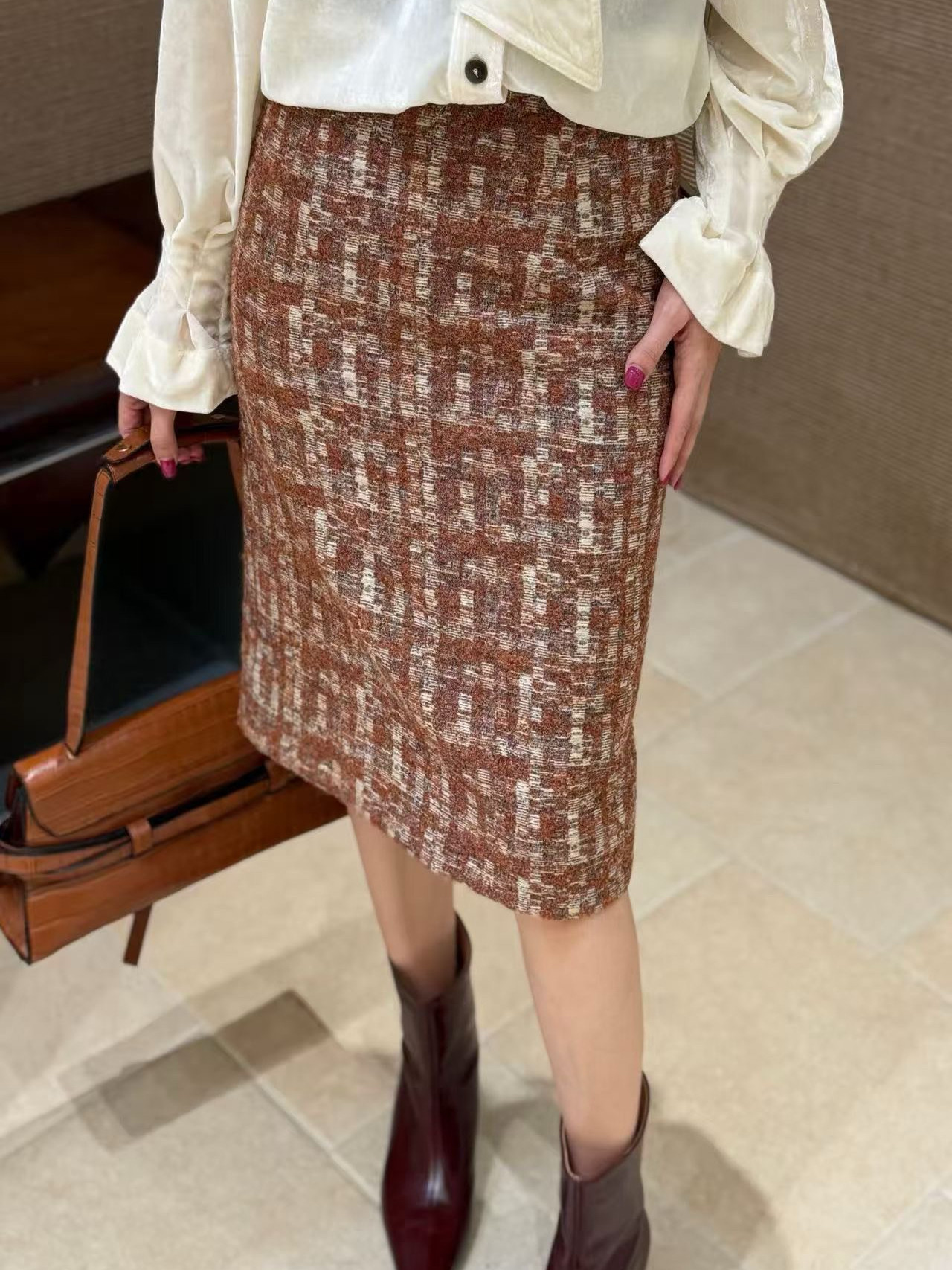 欧货2026秋冬V+.COM粗花呢半身裙女开叉包臀中裙气质小香风一步裙
