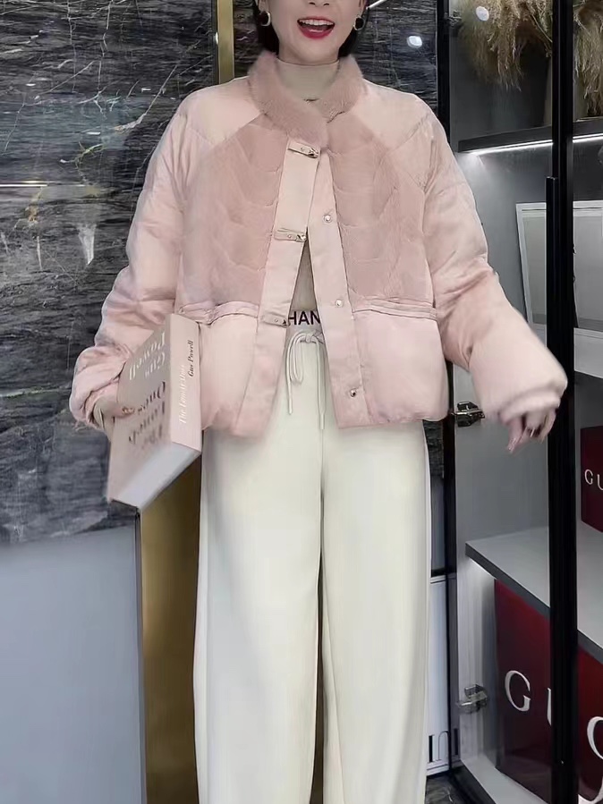 欧洲站2024冬季Dong.one女立领拼水貂毛时尚短款提花白鹅绒羽绒服