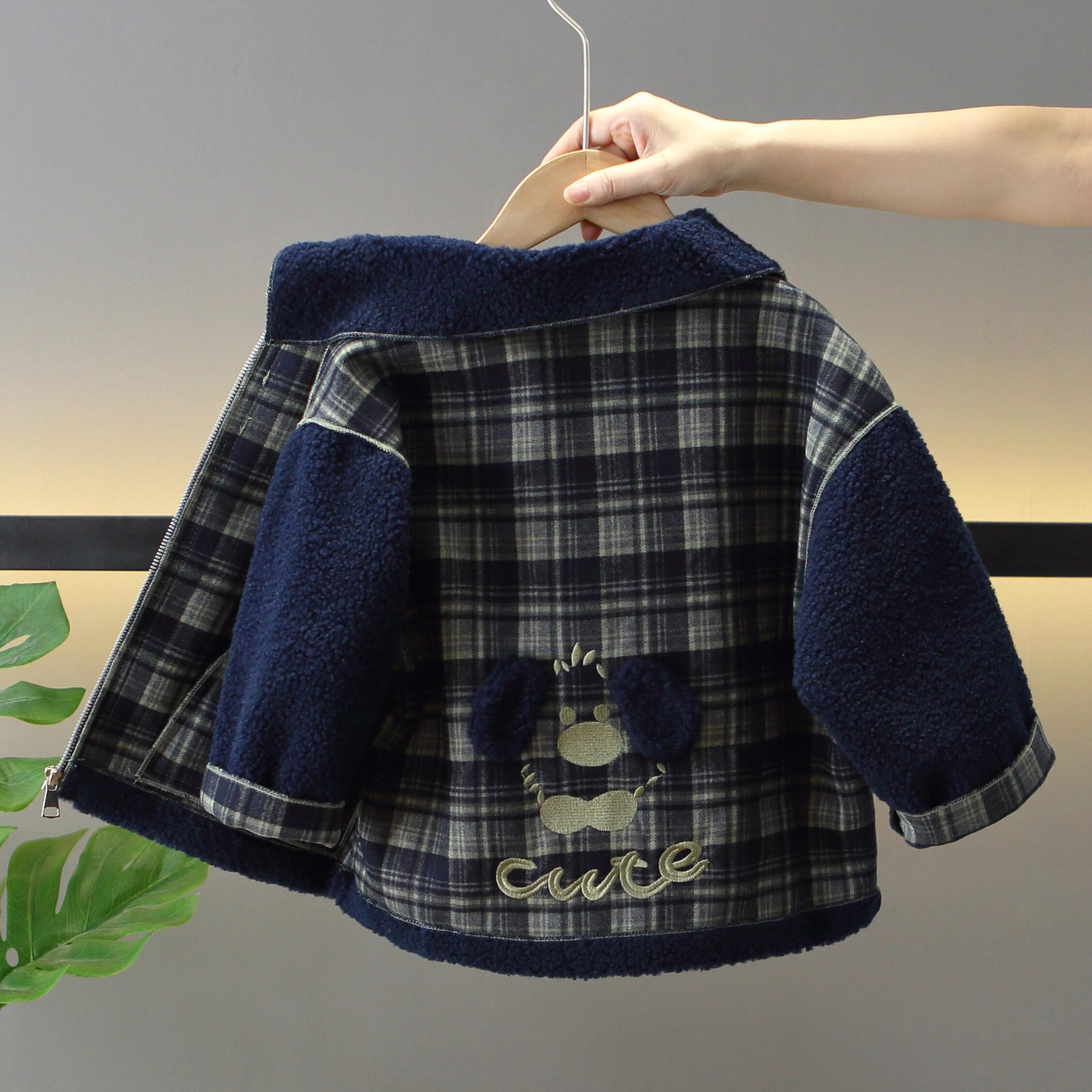 男童皮毛一体衣冬季加绒加厚格子呢大衣宝宝冬装帅气呢子外套短款