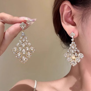 【蜜桃茶】宴会主角 重工金色满钻流苏夸张耳环新娘婚纱礼服耳饰