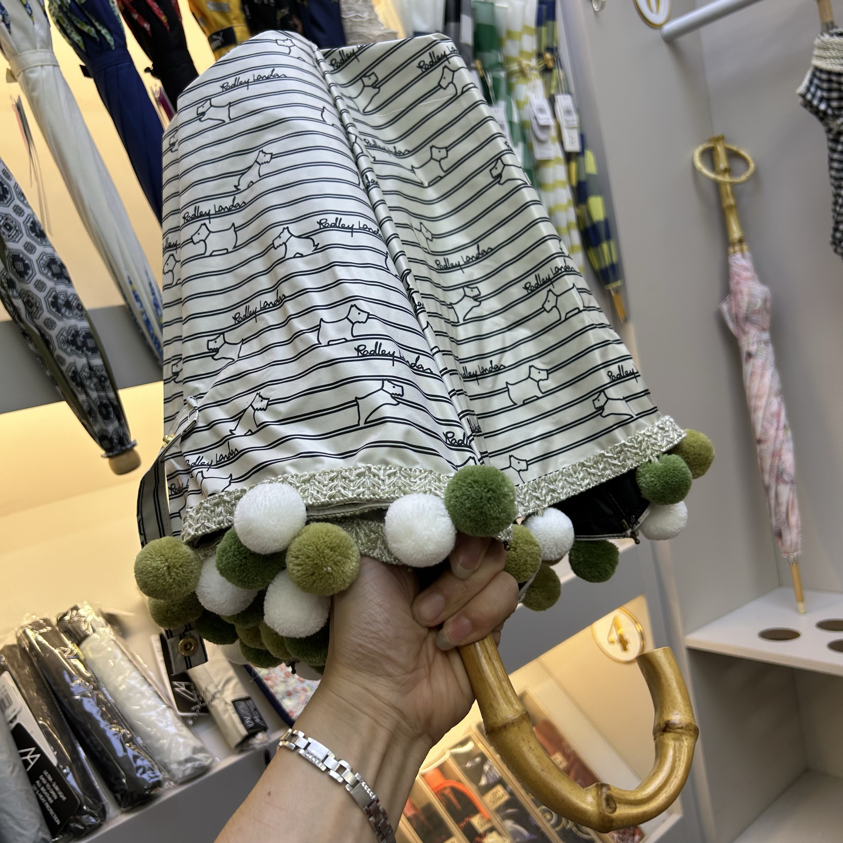 高颜值日系复古条纹黑胶可爱球球西高地晴雨两用女二折防晒遮阳伞