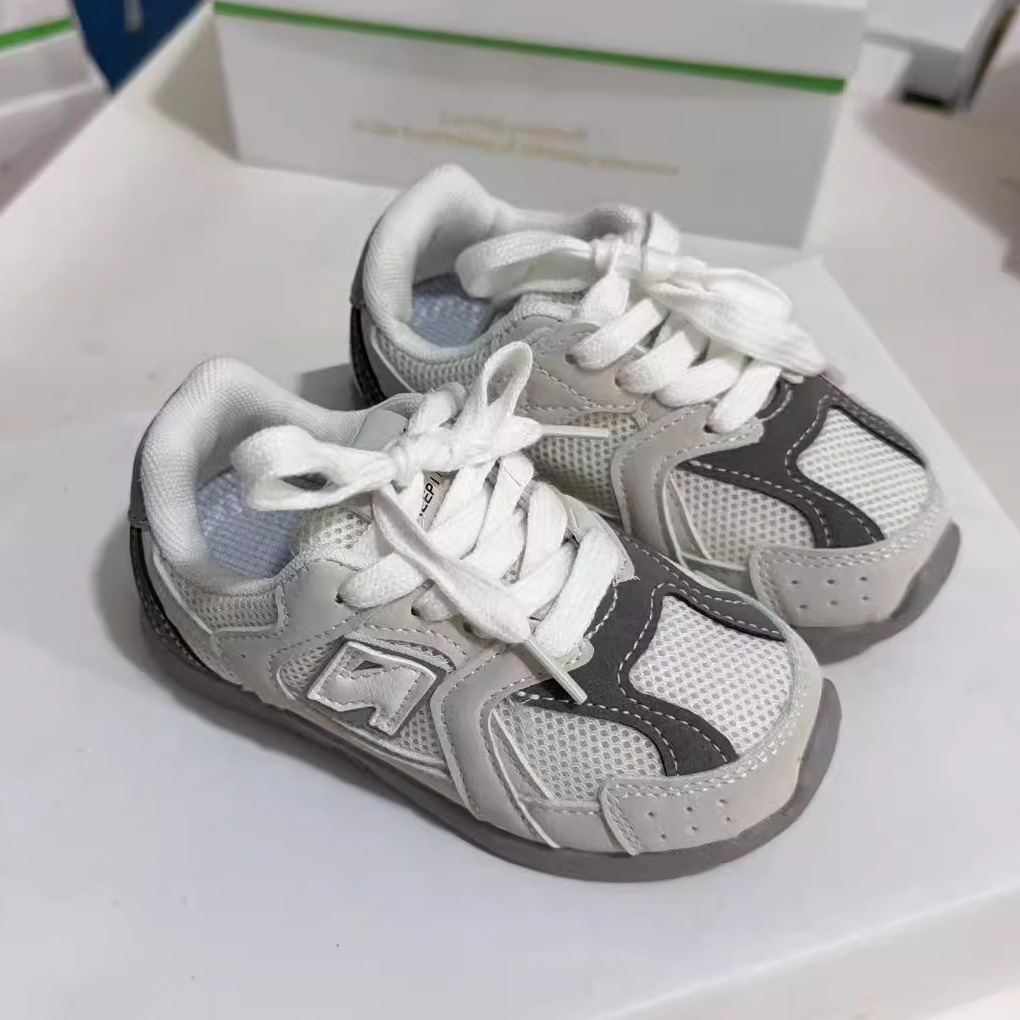 儿童运动鞋透气2025春秋季新款女童德训鞋男童网面休闲鞋软底网鞋