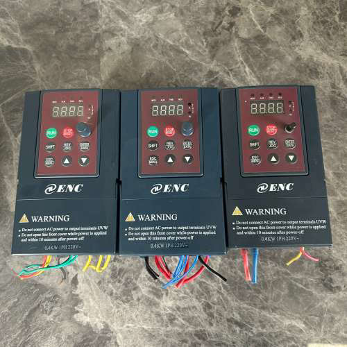 易能变频器EDS800-2S0004N（1台）0.4KW