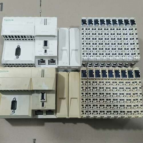 M258PLC控制器两台