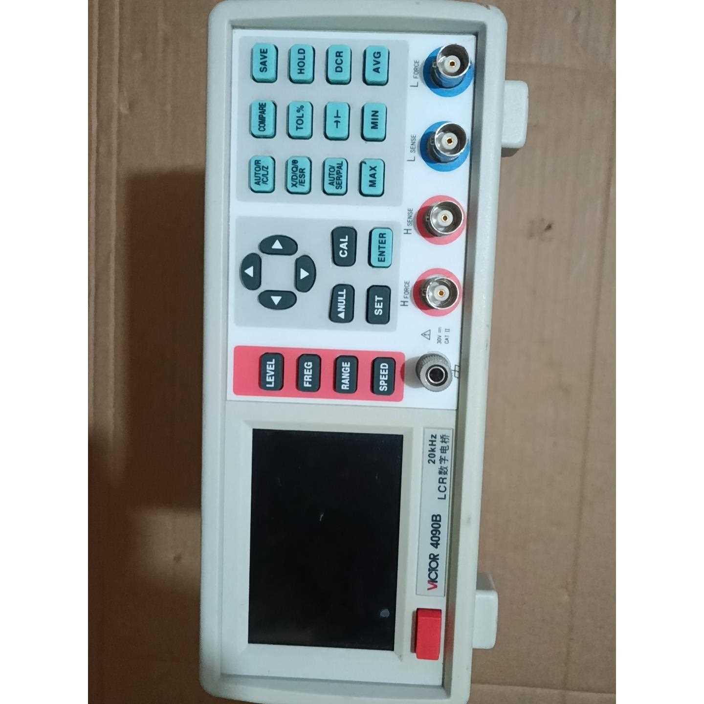 胜利VC4090B，通电不显屏当配件处理，成色如图实物拍摄，